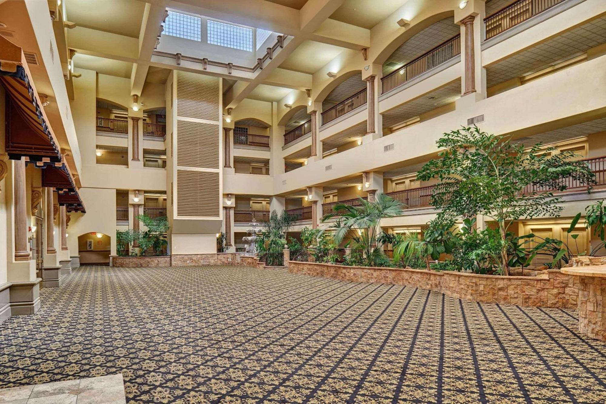 Radisson Hotel El Paso Airport Bagian luar foto